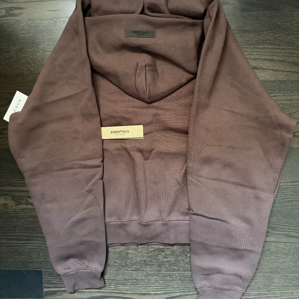 Fear of God Essential’s Plum Hoodie New With Tags Size M - Picture 5 of 6